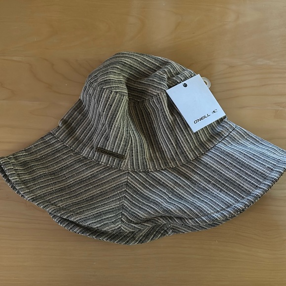 NWT O’Neill bucket hat - Picture 1 of 3